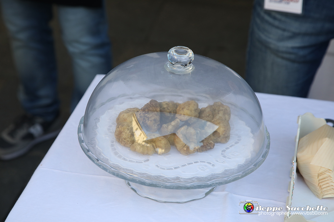VBS_5700 - 10.ma Fiera Nazionale del Tartufo e Fiera dei Santi.jpg